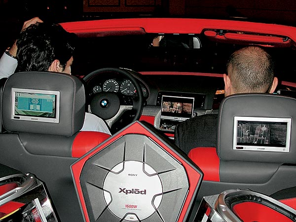Кабриолет BMW, начиненный фирменными компонентами Xplod
