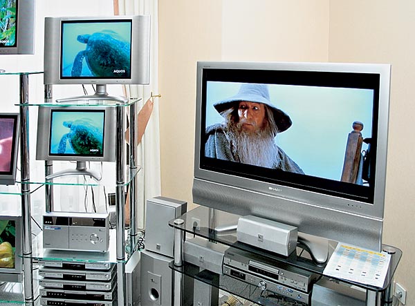 ЖК- и плазменные телевизоры Sharp на стенде компании «Видеомир»