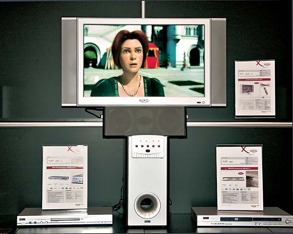 Новинки Xoro: ЖК-телевизор HTL 3001w, DVD-проигрыватель с MPEG-4 HSD-415 