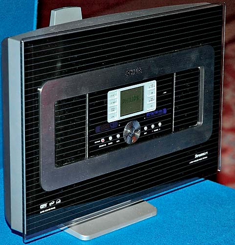 Система Philips Streamium WAS700 способна транслировать музыку, получаемую по беспроводному каналу от сервера Streamium WAC700
